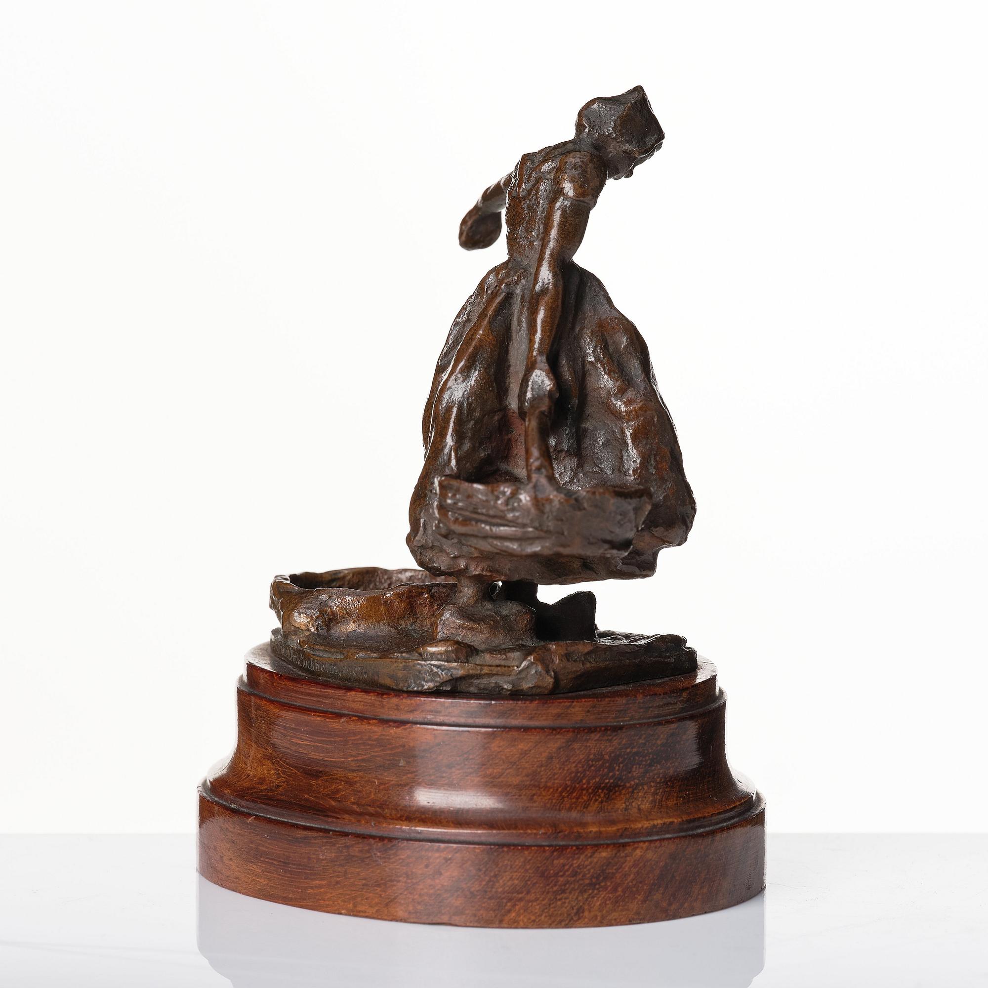 Carl Milles, Woman carrying water (for salt and pepper).