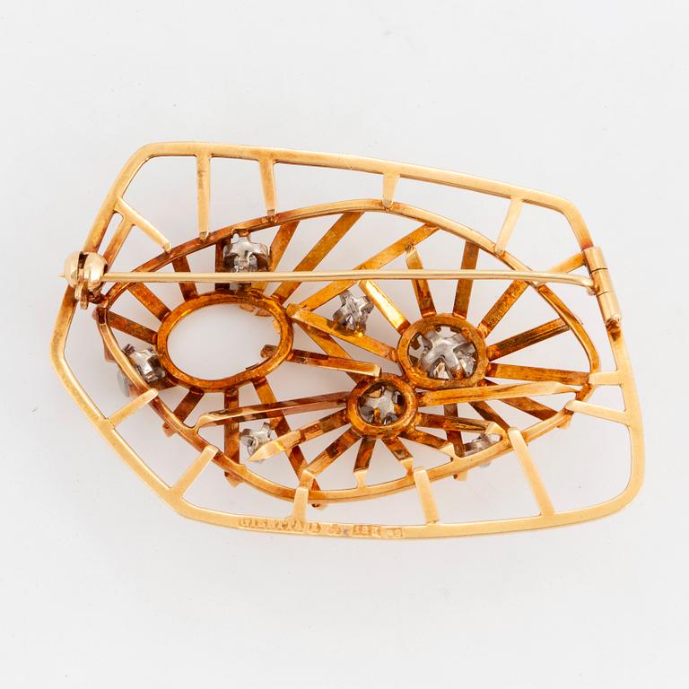 CLAËS GIERTTA, Brooch 18K gold with brilliant-cut diamond.