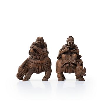 667. Two bamboo figurines, presumably Qing dynasty, 19th Century.