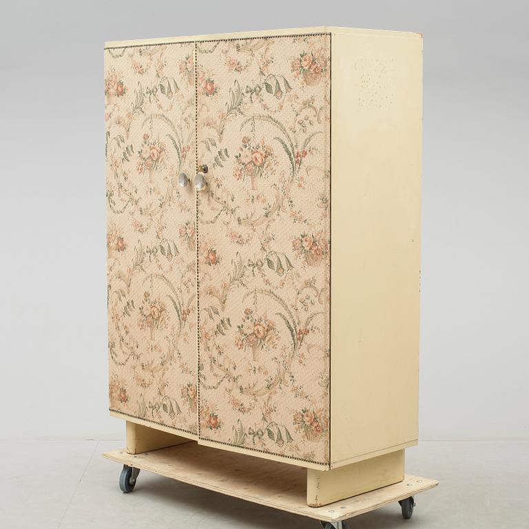 KLÄDSKÅP, funkis, 1930/40-tal.