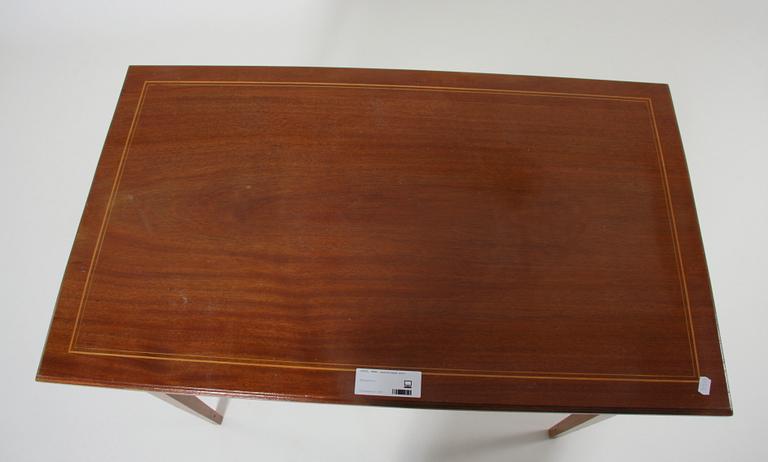 BORD, gustaviansk stil.