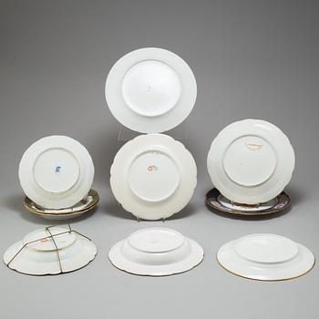 A set of 10 French dinner plates, 19th Century.