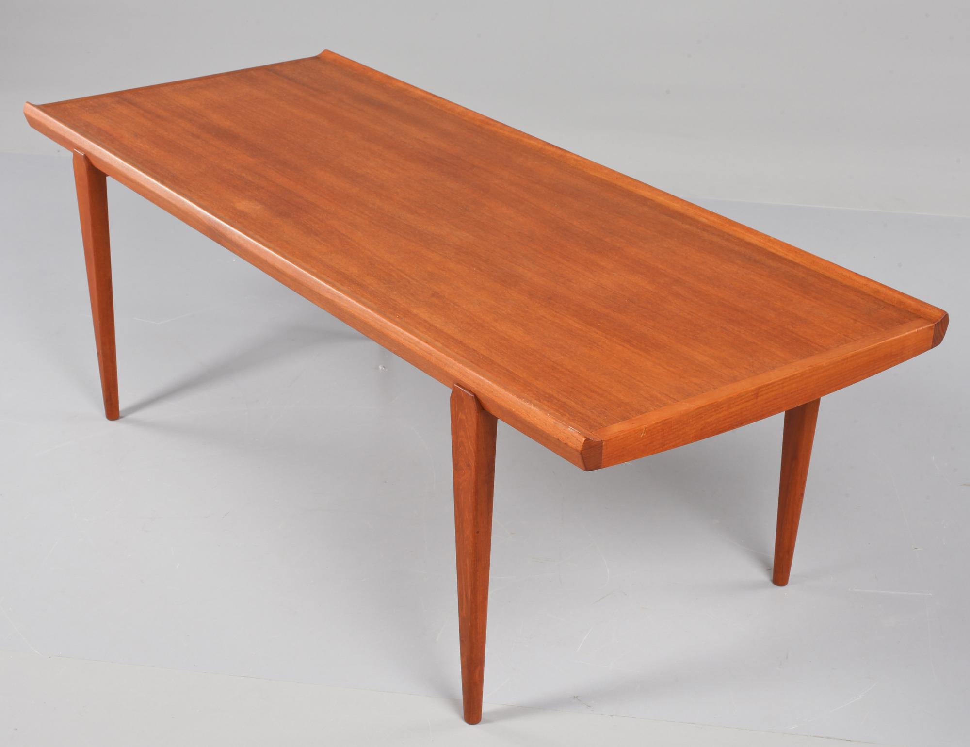 SOFFBORD, omkring 1900-talets mitt.