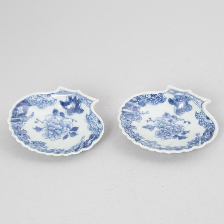 Meissen, 68 pieces of a porcelain dinner service, "Blue Onion", Germany, early 20th century.