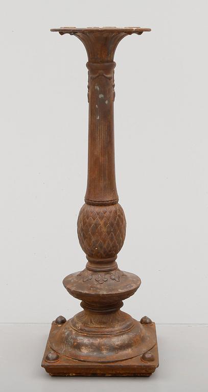 TRÄDGÅRDSPELARE, 1800-/1900-tal.