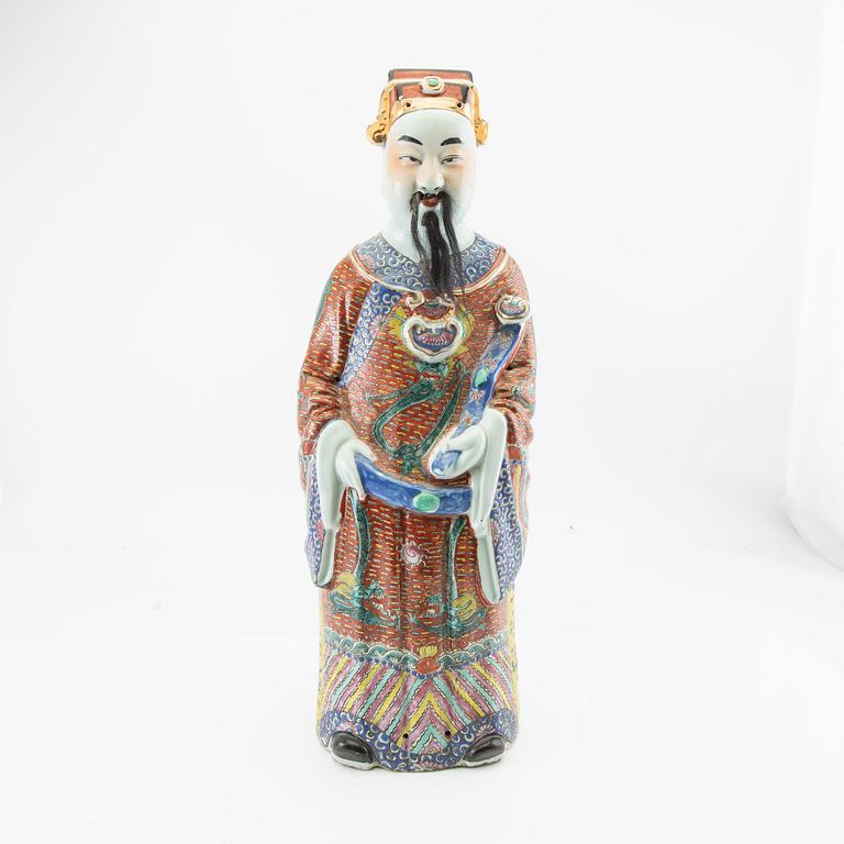 A Chinese porcelain figure, 20th century.