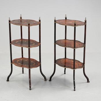 ETAGERÈR, ett par, 1800-tal.