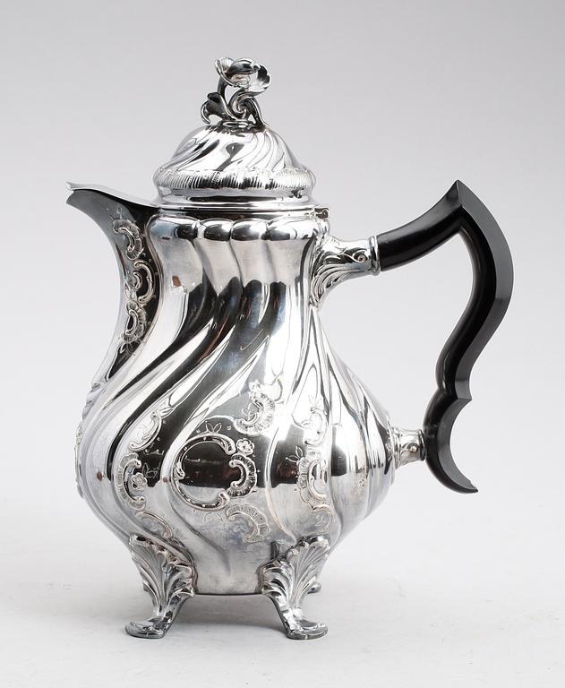 KAFFEKANNA, silver, CG Hallberg, 1957. Vikt ca 767 gram.