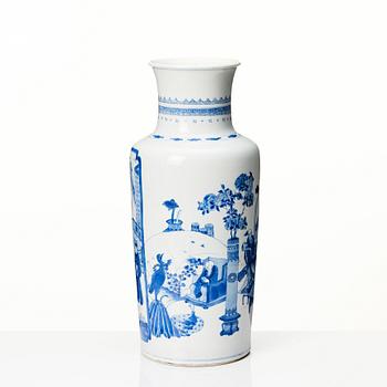 A Chinese blue and white vase, Qing dynasty, Kangxi (1662-1722).