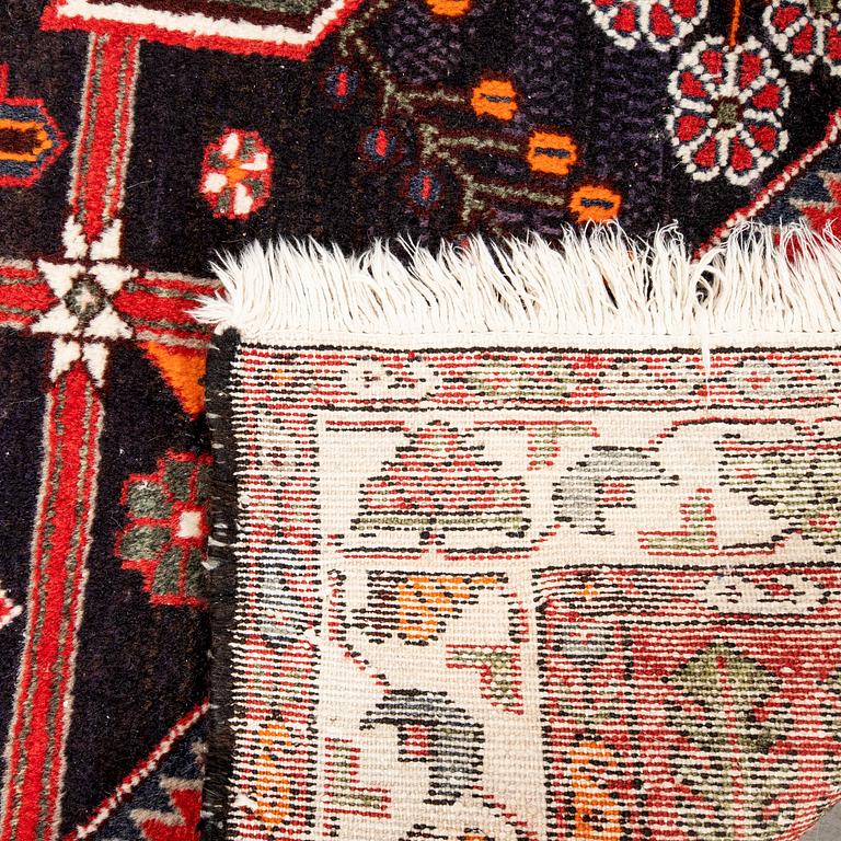 Carpet Hamadan semi-antique approx. 221x137 cm.