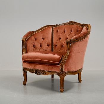 FÅTÖLJ, rokokostil. 1900-talets andra hälft.