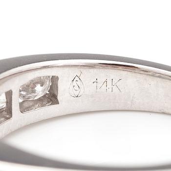 SORMUS, 14K valkokultaa, briljantti- ja princess hiottuja timantteja n. 1.37 ct yht.