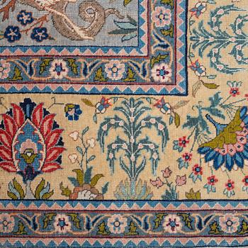 MATTO, a semi-antique Tabriz, ca 282,5-284,5 x 210-214,5 cm, inscriptions.