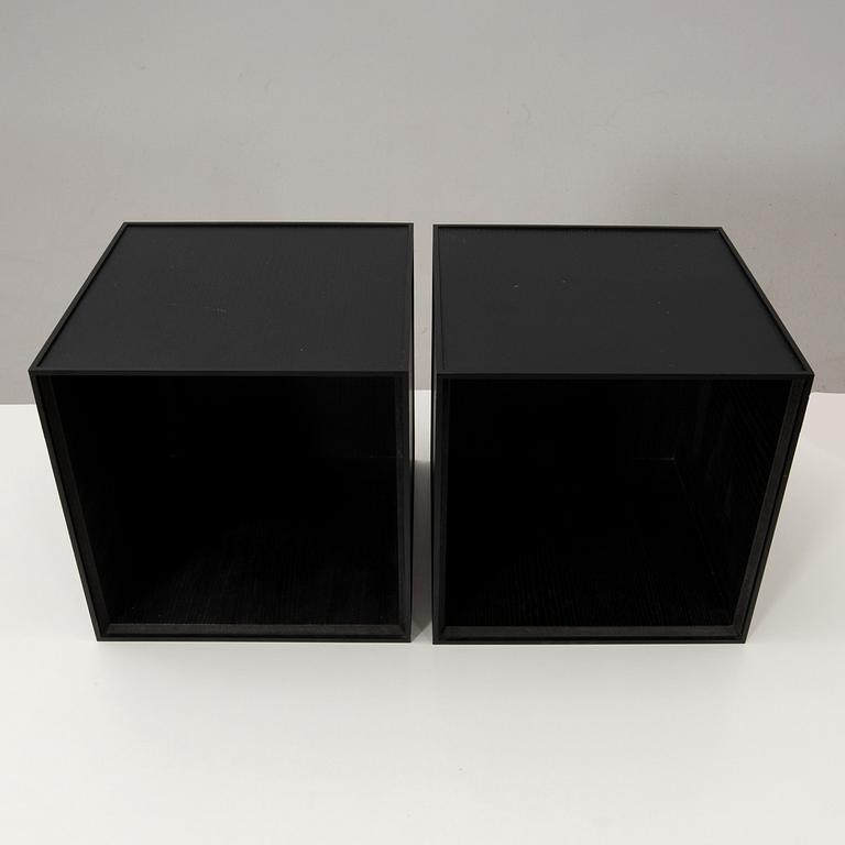 Mogens Lassen, vägghyllor ett par "Frame 35 Box" för Audo Danmark 2020-tal.