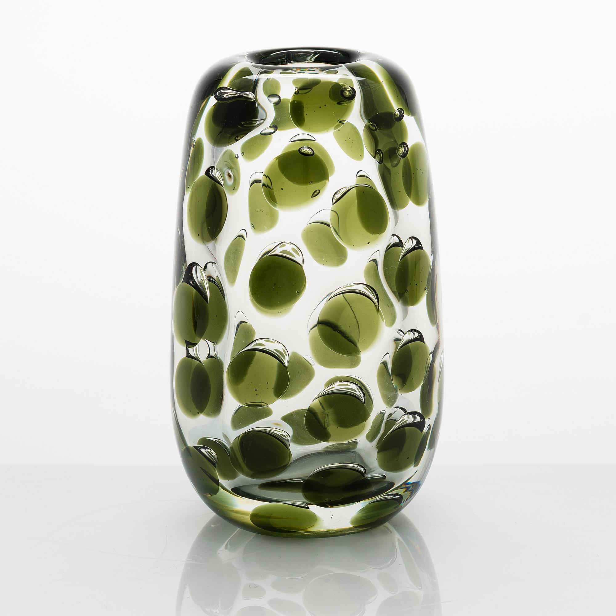 Saara Hopea, A 'Panther' vase, signed S. Hopea, Nuutajärvi Notsjö -55.