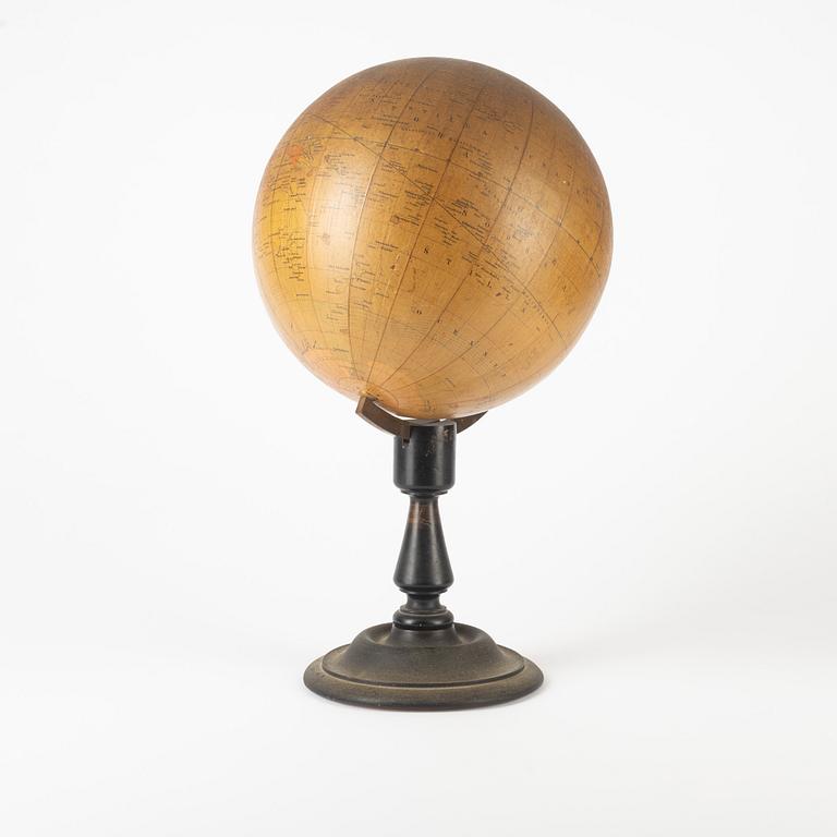 A globe, N. Selander, Fröléen & Comps förlag, Stockholm, circa 1900.