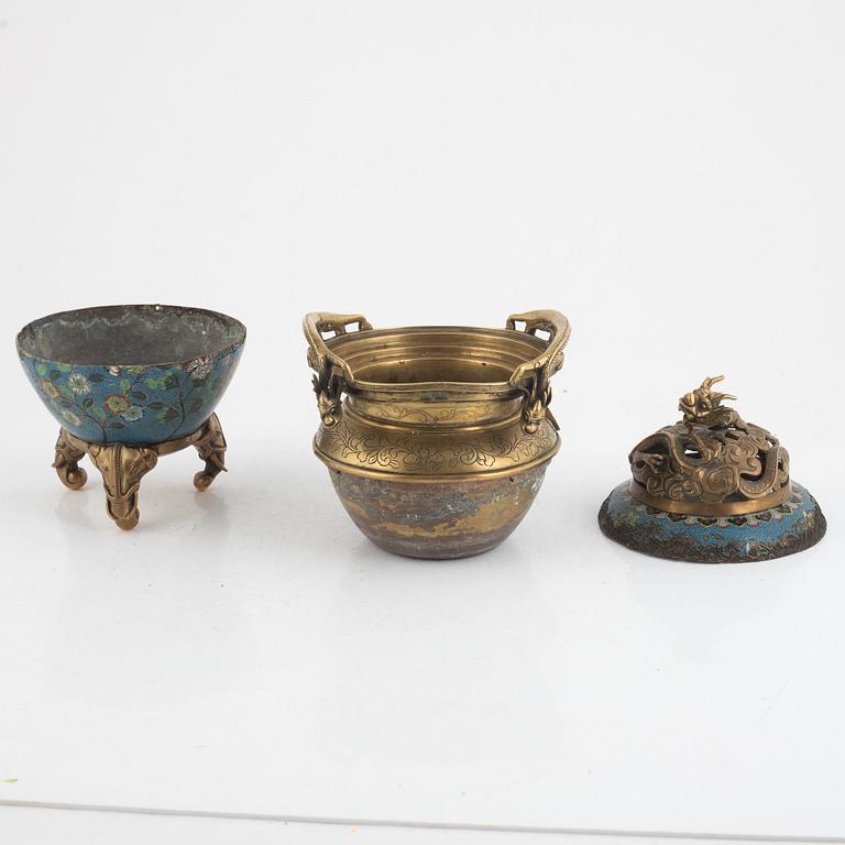 A Chinese cloisonné and bronze tripod censer, late Qing dynasty.