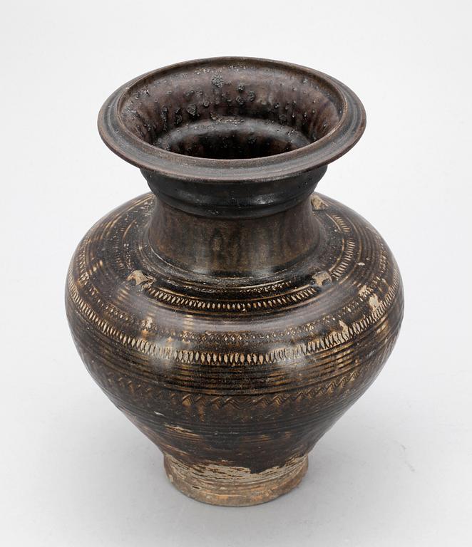 KRUKA, lergods, Khmer, Kambodja, troligen 1100-1200-tal.