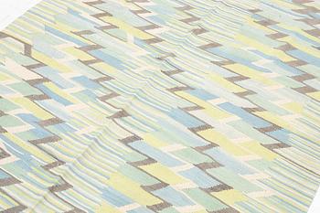 A Kelim carpet, c. 257 x 193 cm.