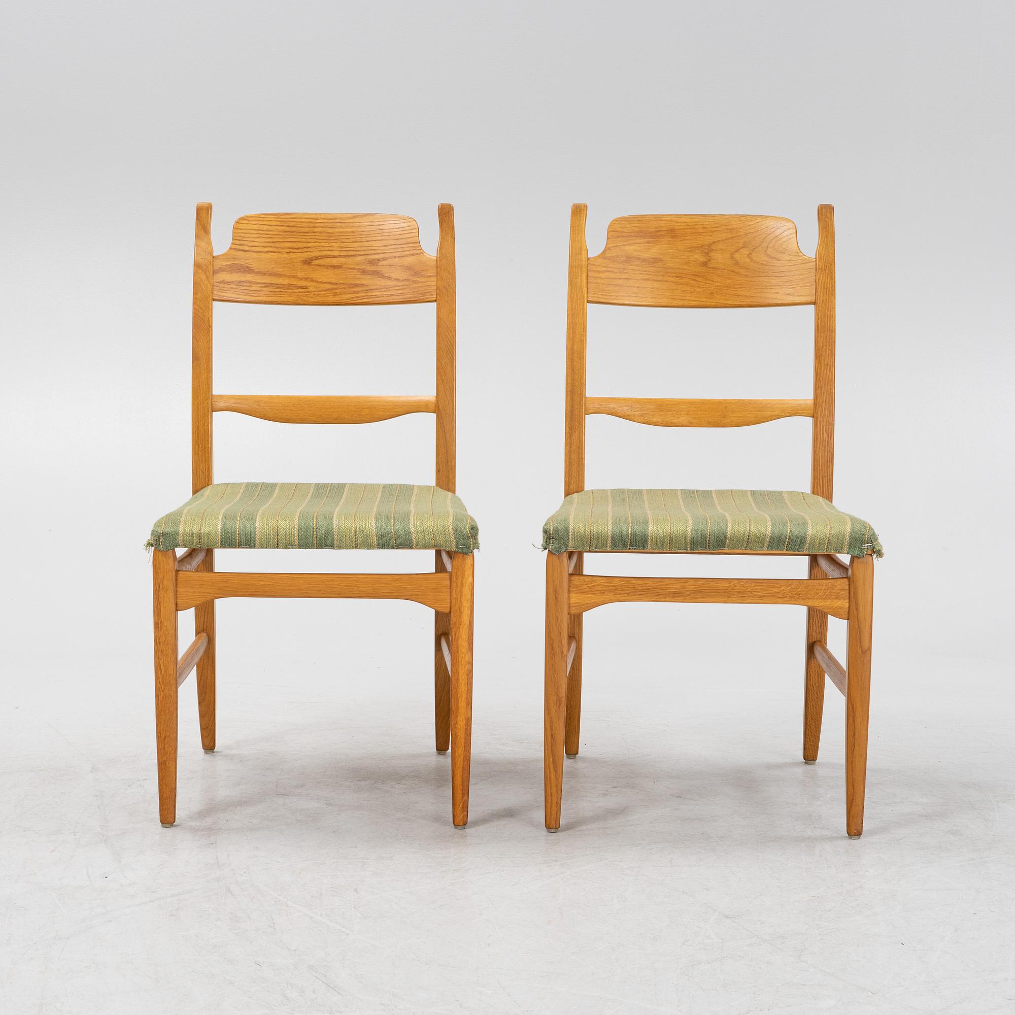 Carl Malmsten, a dining table and four chairs, 'Calmare nyckel', Åfors Möbelfabrik, second half of the 20th century.