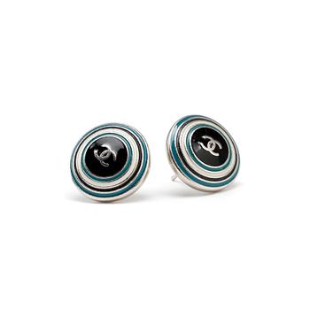 650. CHANEL, a pair of earrings.