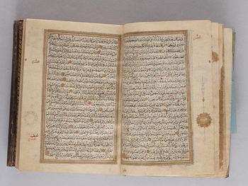 KORAN. Konstantinopel 1716. Höjd 15,5 x 11,5 cm.