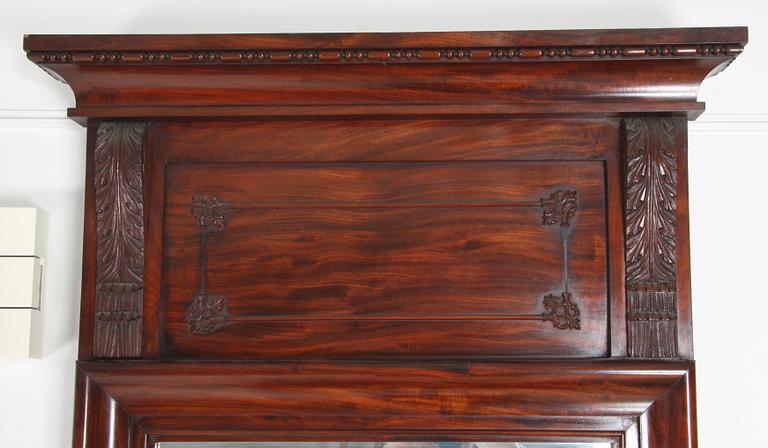 SPEGEL MED KONSOLBORD, Karl Johan,
1800-talets första hälft.