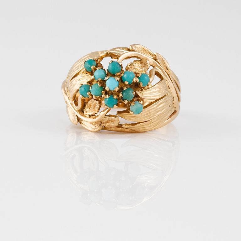 RING, 18K guld samt 11 små turkoser. Vikt 5,2 gram.