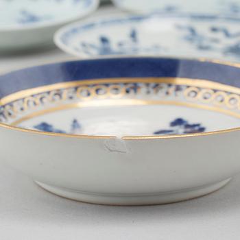 CHINESE PORCELAIN, 24 pieces, 18th/19th century.