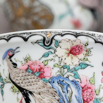 A Chinese export porcelain part tea service, Qing dynasty, Yongzheng (1723-1735).