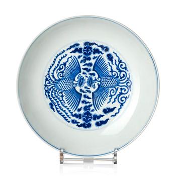 1112. A blue and white phoenix dish, Qing dynasty, Guangxu mark and period (1875-1908).