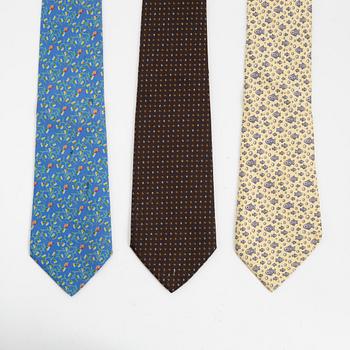 Hermès, three silk ties.