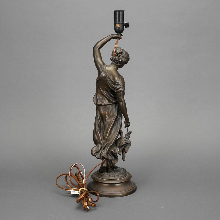 BORDSLAMPA, 1900-talets första hälft.