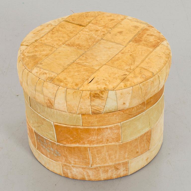 SITTPUFF med förvaring, 1900-talets andra hälft.