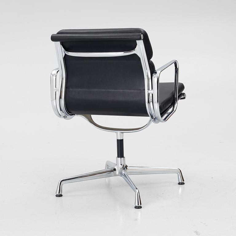 Charles & Ray Eames, Office chair, “EA208 Soft Pad Chair”, Vitra.
