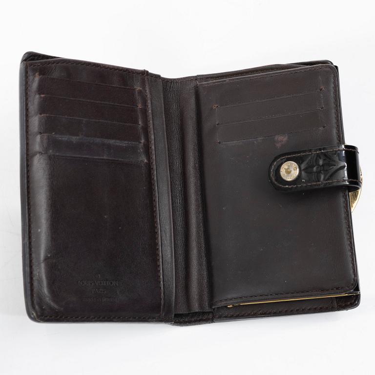 Louis Vuitton, Translation: "wallet".