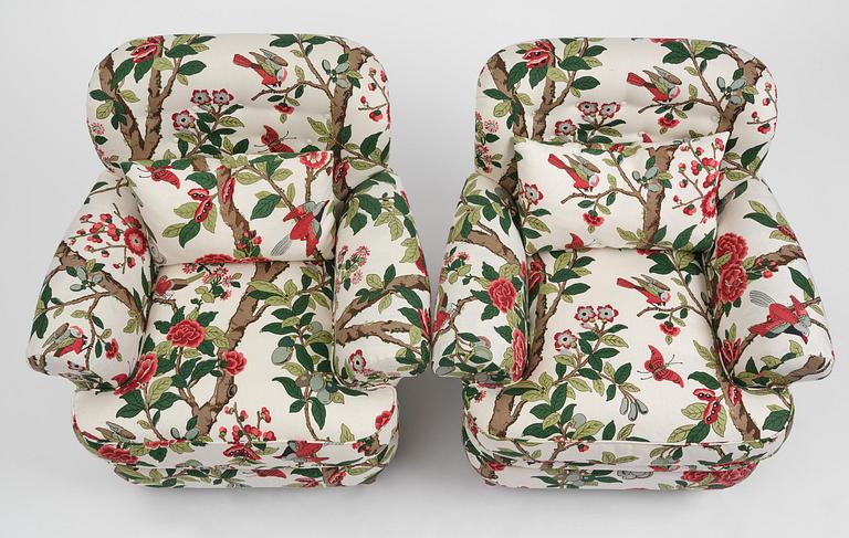 Josef Frank, a pair of armchairs model 336, Firma Svenskt Tenn, 2017.