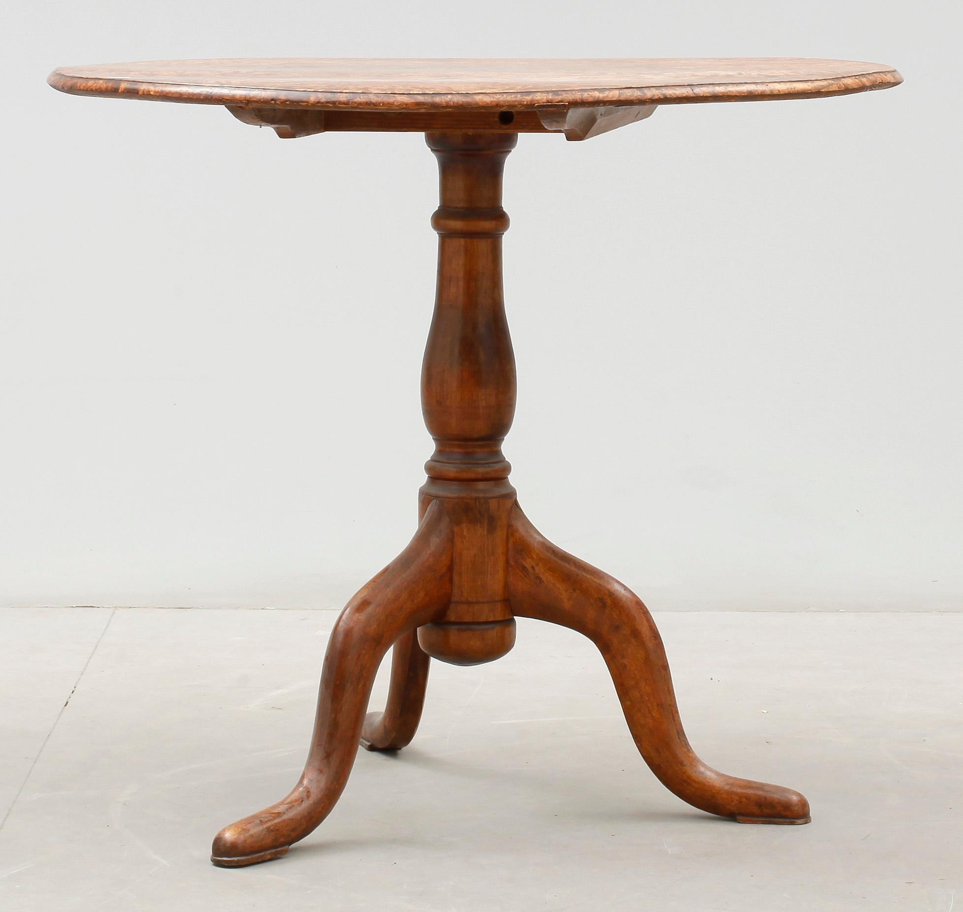 FÄLLBORD, av Jacob Sjölin (mästare i Köping och Kungsör 1767-1785).