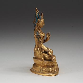 VIT TARA, förgylld brons. Sinotibetansk, 1700-tal.