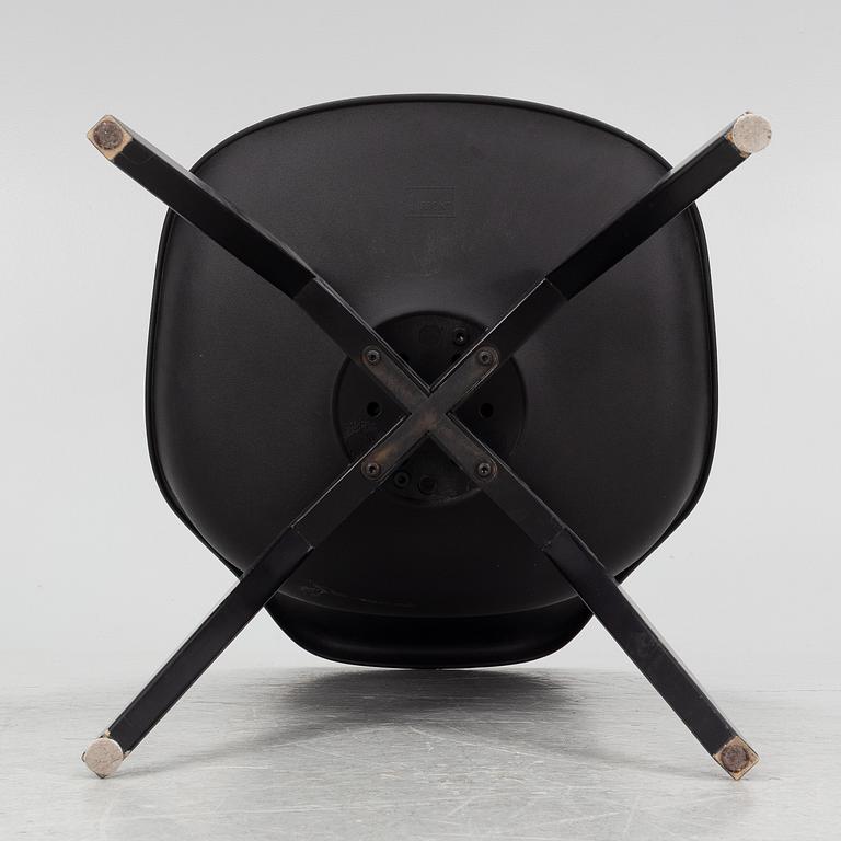 Chairs, 8 pcs, contemporary production.