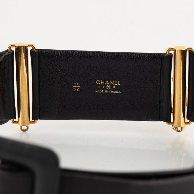 Chanel, a black leather belt, size 80, 1993.