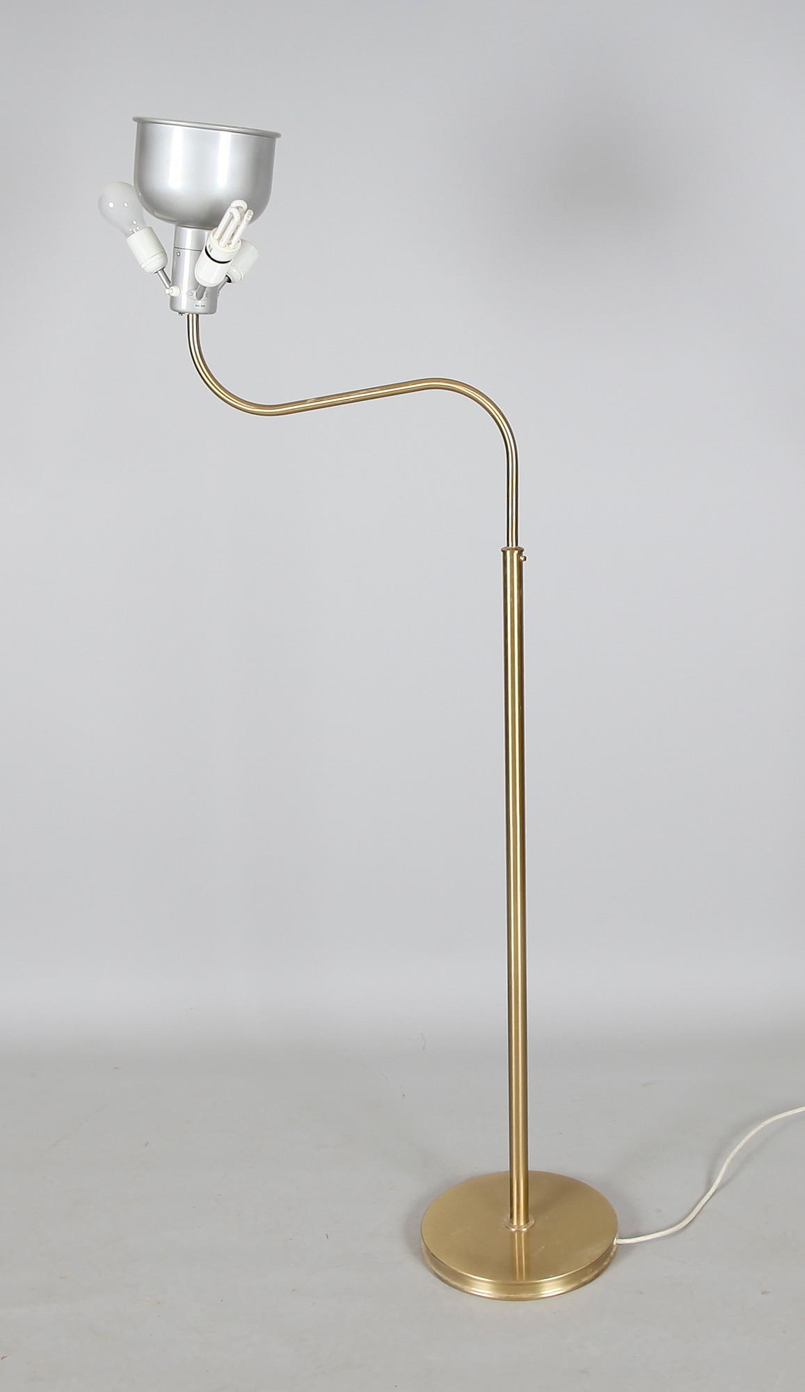 GOLVLAMPA, modell 2368/2148, "Stora Kamelen", Josef Frank, Firma Svenskt Tenn.