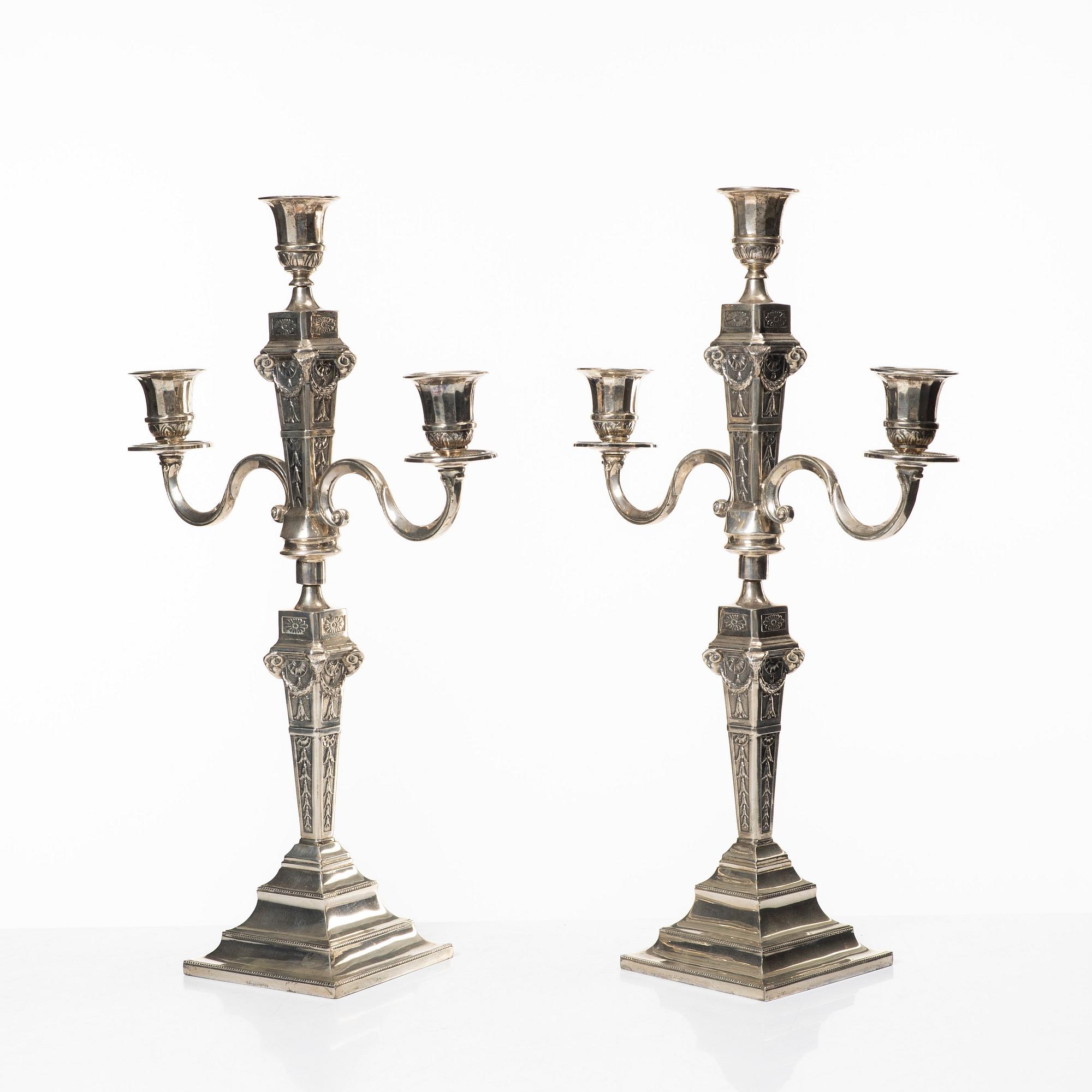 Kandelabrar, ett par, sterlingsilver, Louis XVI-stil, Lale Silverware & Co Ltd, Istanbul, Turkiet, 1900-tal.