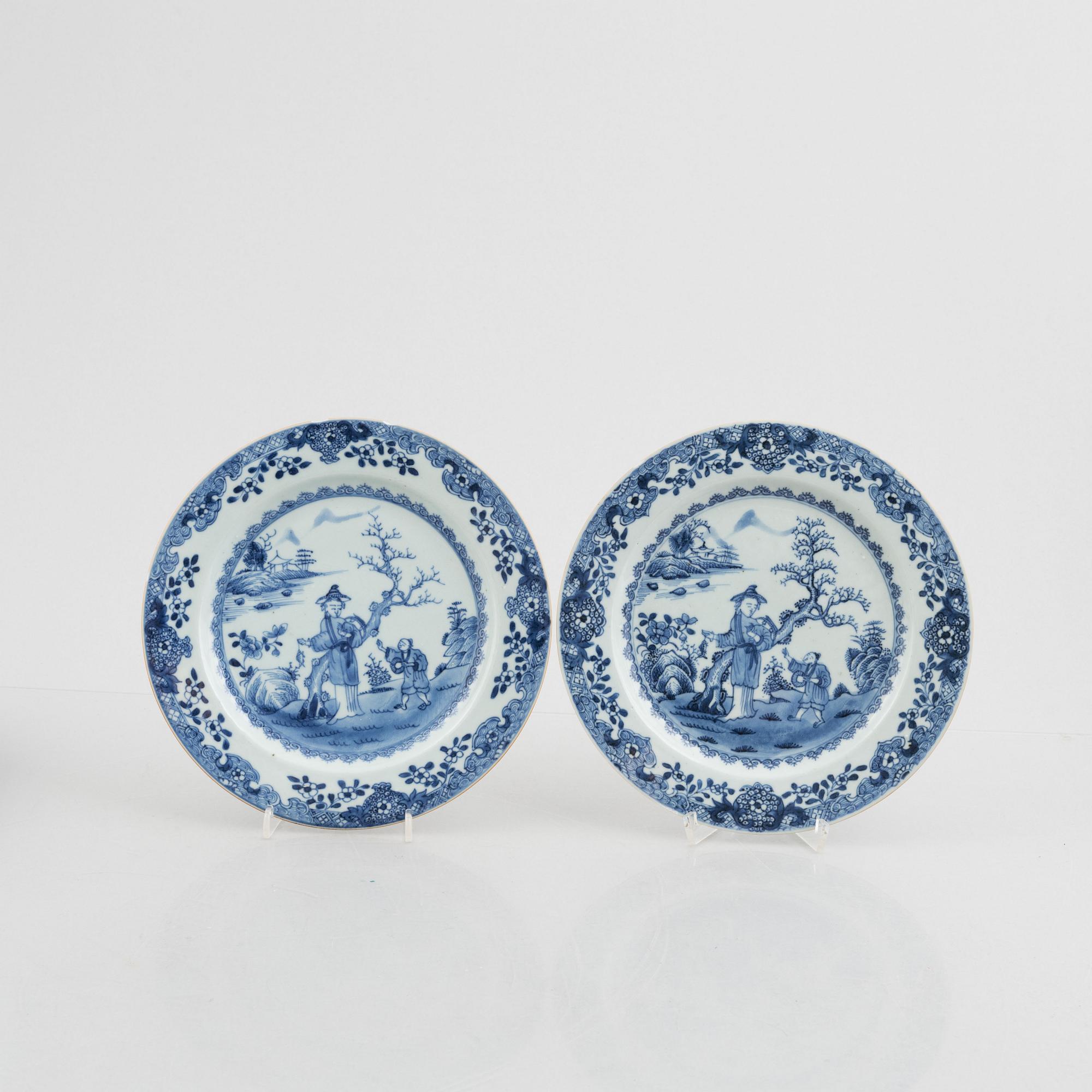 Eleven pieces of Chinese blue and white porcelain, Qing dynasty, 18th-19th century.