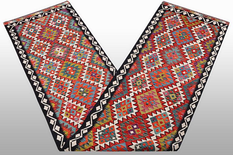 A runner, Kilim, ca 388 x 80 cm.