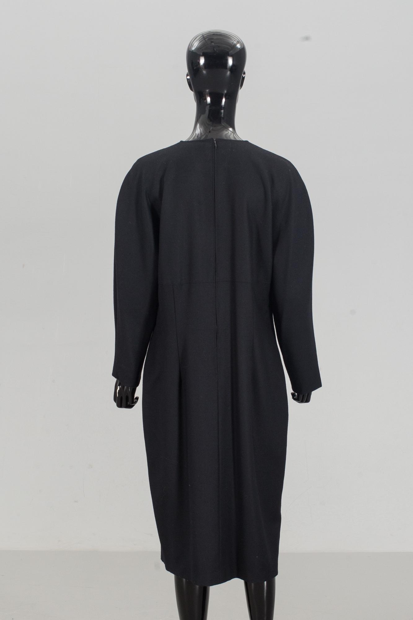 KLÄNNING, By Karl Lagerfeldt.