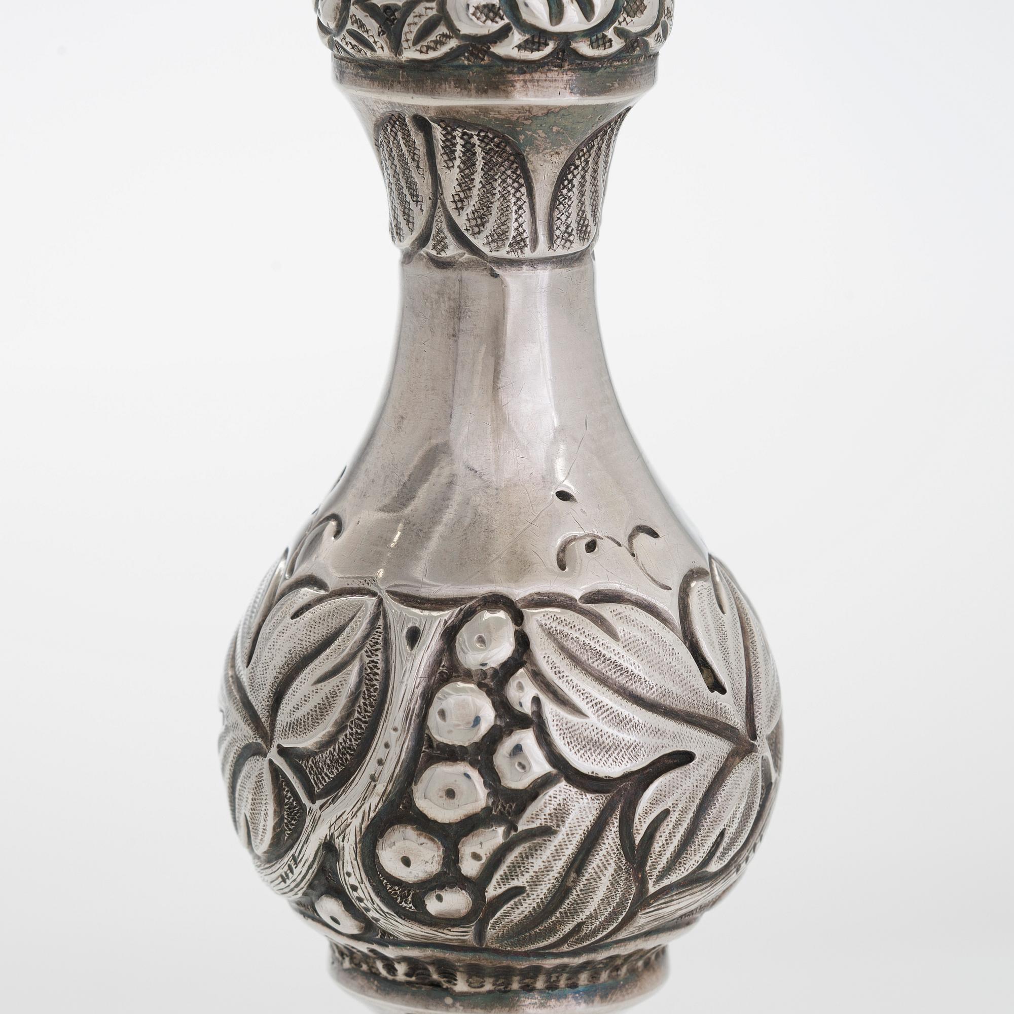 Ljusstakar, ett par, silver, Warszawa, 1880-90-tal, oidentifierad kyrillisk mästarstämpel FG.