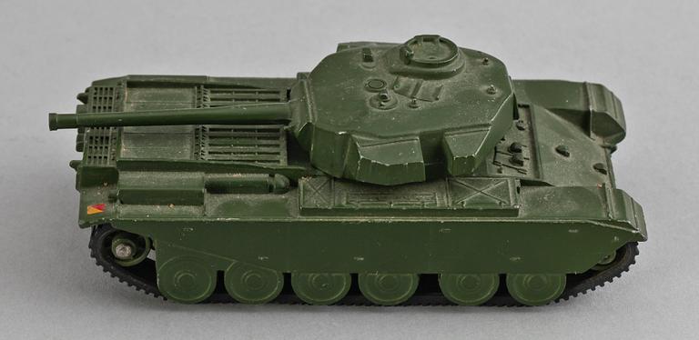 MILITÄRLEKSAKER, 3 st, Dinkytoys resp Tekno. 1950-tal.