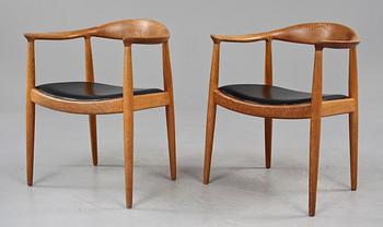 KARMSTOLAR, ett par, "The Chair", Hans J Wegner, Johannes Hansen, Danmark, 1900-talets andra hälft.