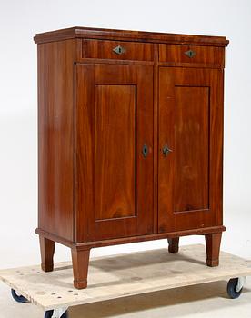 SKÄNK. Karl Johanstil, 1800-talets slut.